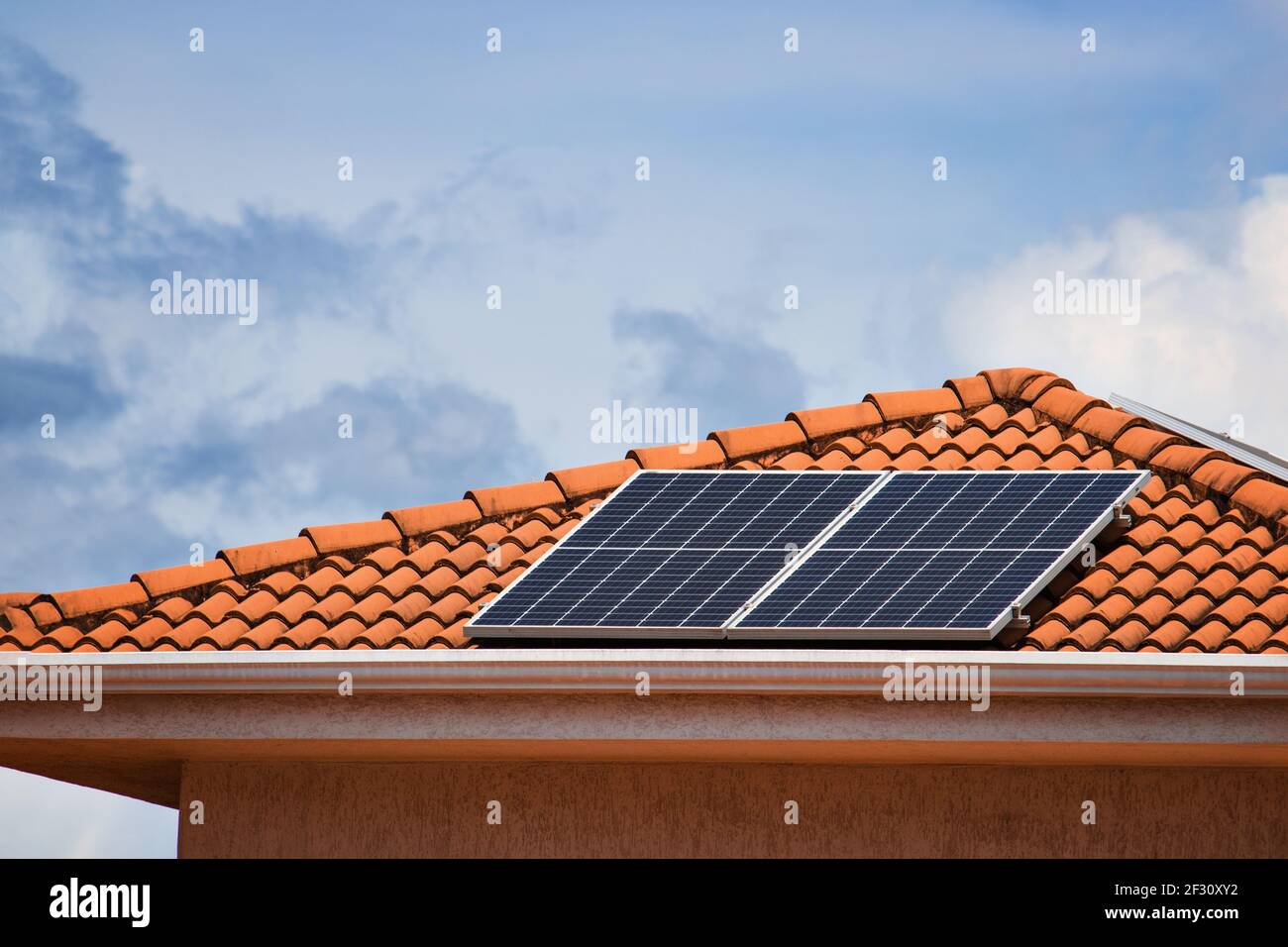 House solar roof canada hi-res stock photography and images - Alamy
