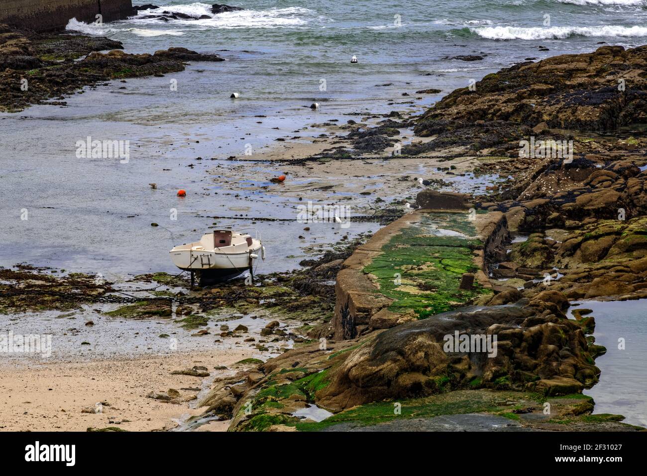 low tide in Brittany Stock Photo - Alamy