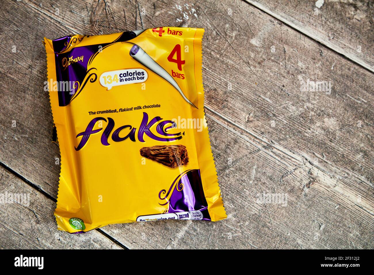 Cadbury Flake Chocolate Bar 4 Pack Stock Photo - Alamy