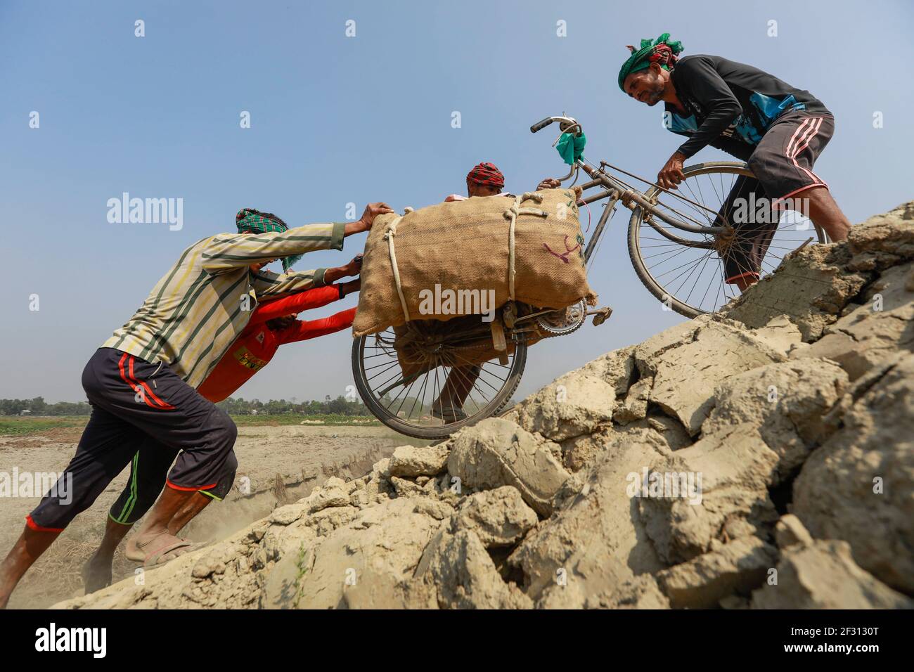 Potato price in bangladesh hires stock photography and images Alamy