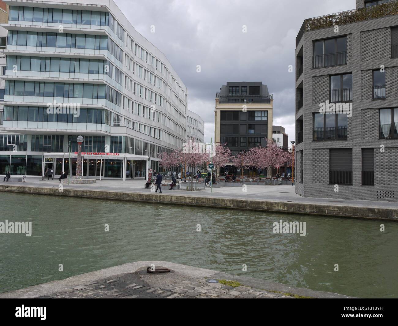 Paris canal de pantin hi-res stock photography and images - Alamy