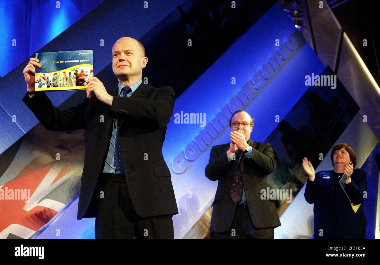 William Hague General Election May 2001at the Institue of civil engineers in London to launch  the Conservative party manifesto The Party chairman Michael Ancram and shadow home secretary Anne Widdercombe in background Stock Photo