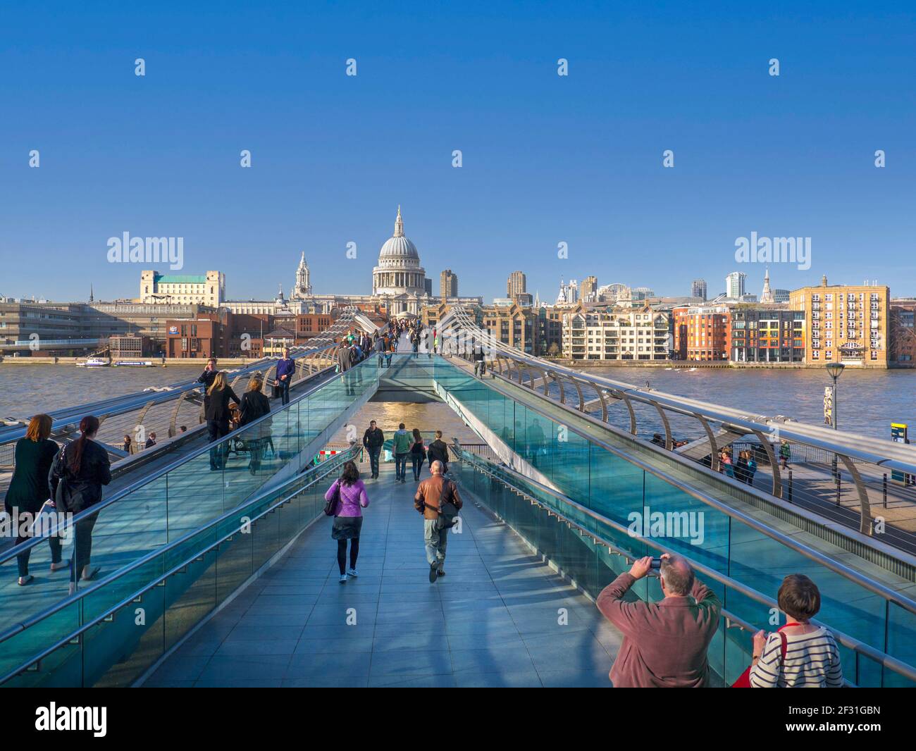 Wobbly bridge hires stock photography and images Alamy
