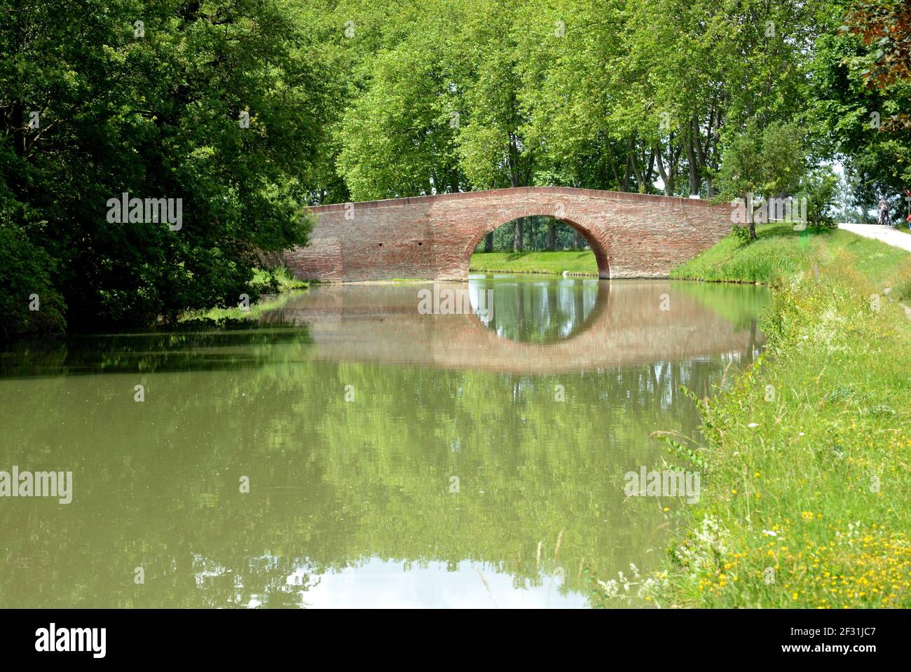 France, haute Garonne, Toulouse, Canal du Midi, this work of art connects Toulouse to the mediterranean sea, it is UNESCO world heritage. Stock Photo