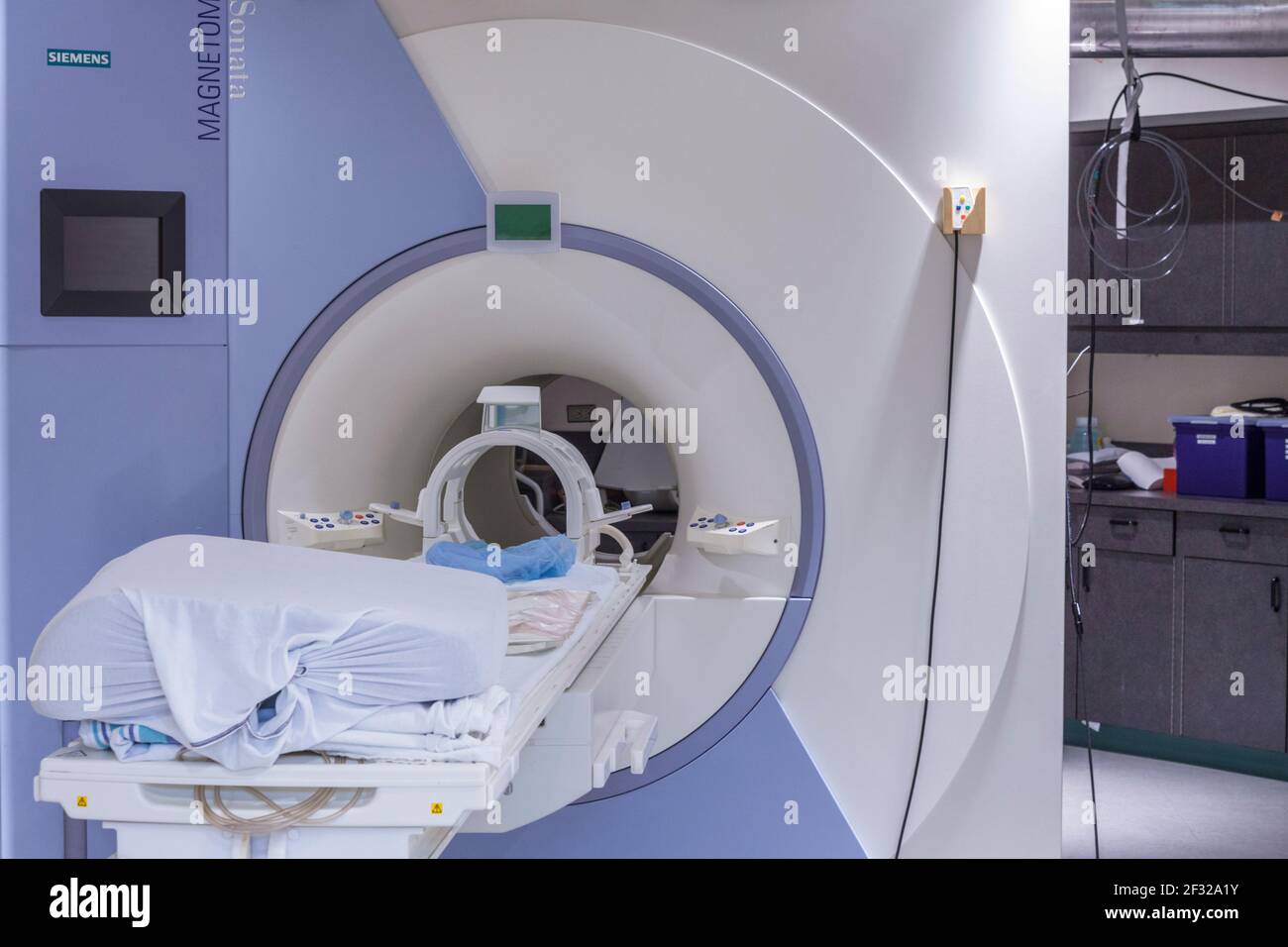 MRI machine, Montreal Neurological Institute(Neuro), Montreal Quebec