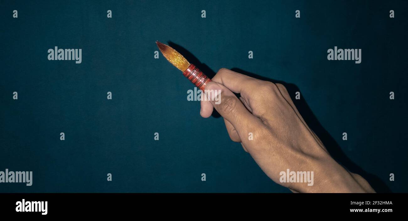 Painter artist hand hi-res stock photography and images - Alamy
