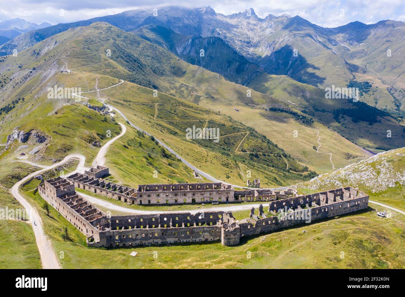 Colle di tenda hi-res stock photography and images - Alamy