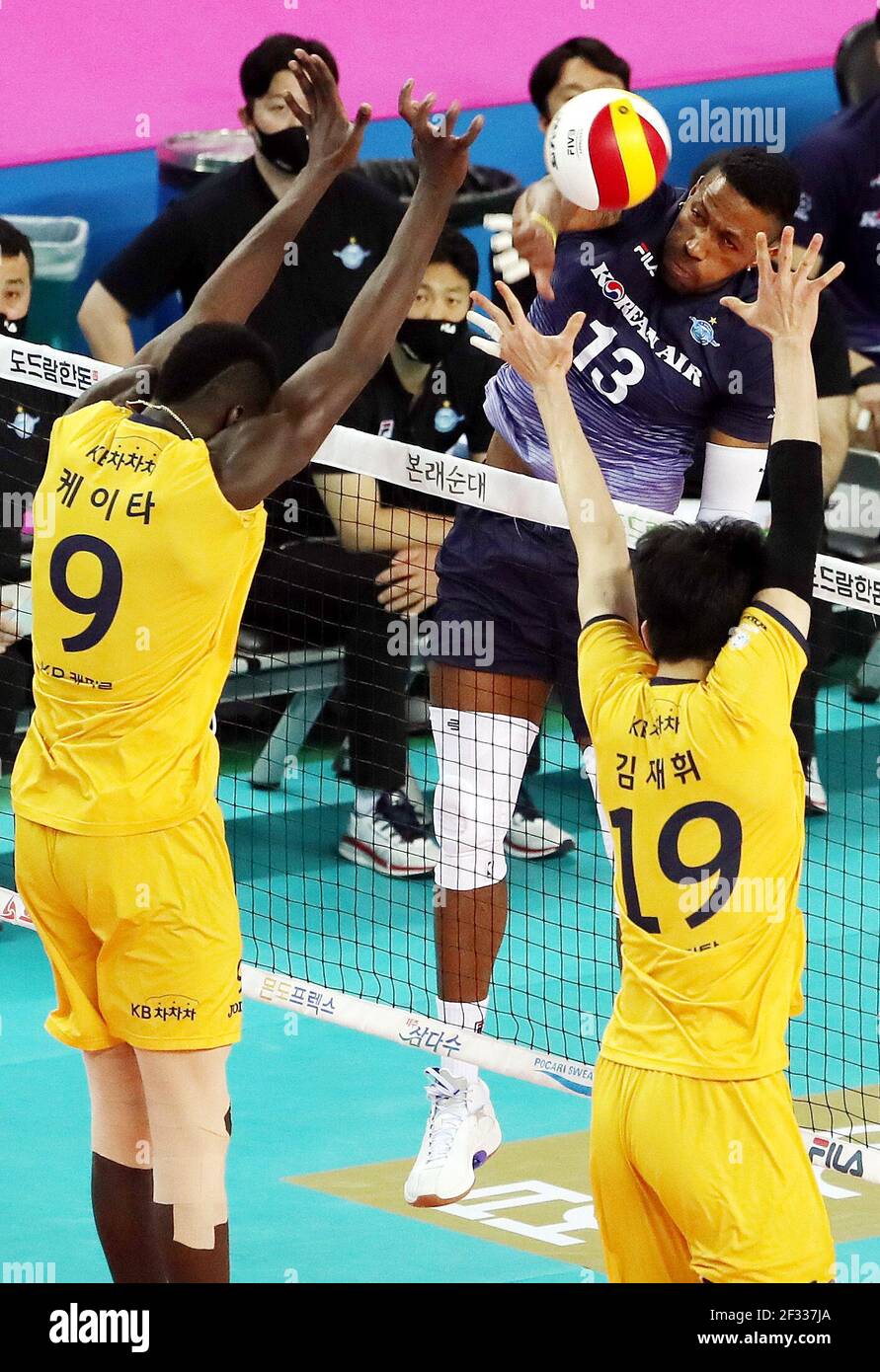 15th Mar, 2021. Jumbos' attacker Yosvany Hernandez (rear) of the Incheon Korean  Air Jumbos spikes the ball against the Uijeongbu KB Insurance Stars during  a men's pro volleyball league match at Gyeyang