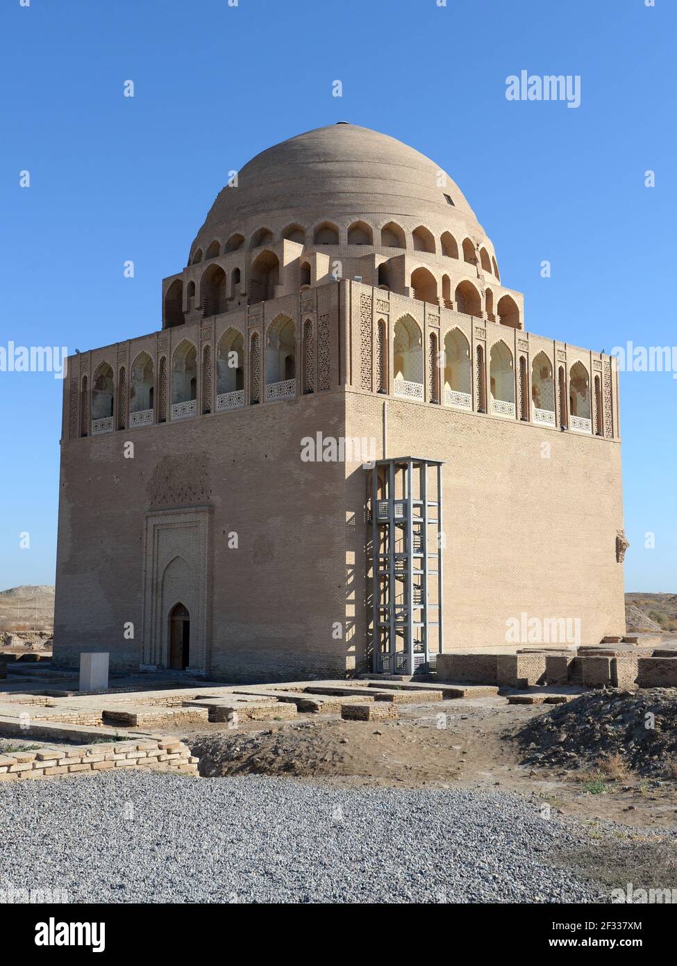 Sultan Sarjar Mausoleum and Tomb built for Ahmad Sanjar, sultan of the Great Seljuk Empire in Old Merv, near Mary, Turkmenistan. Stock Photo