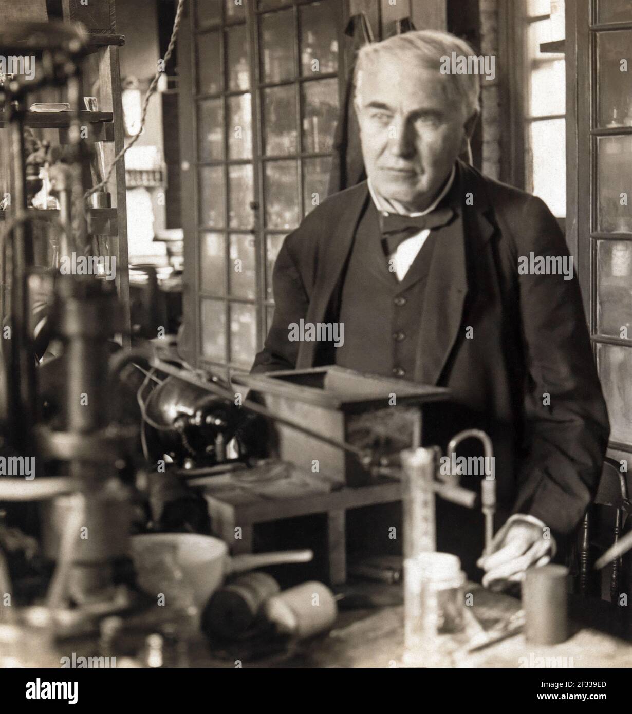 Thomas Alva Edison (1847 - 1931) in his laboratory, c1915. (USA) Stock Photo