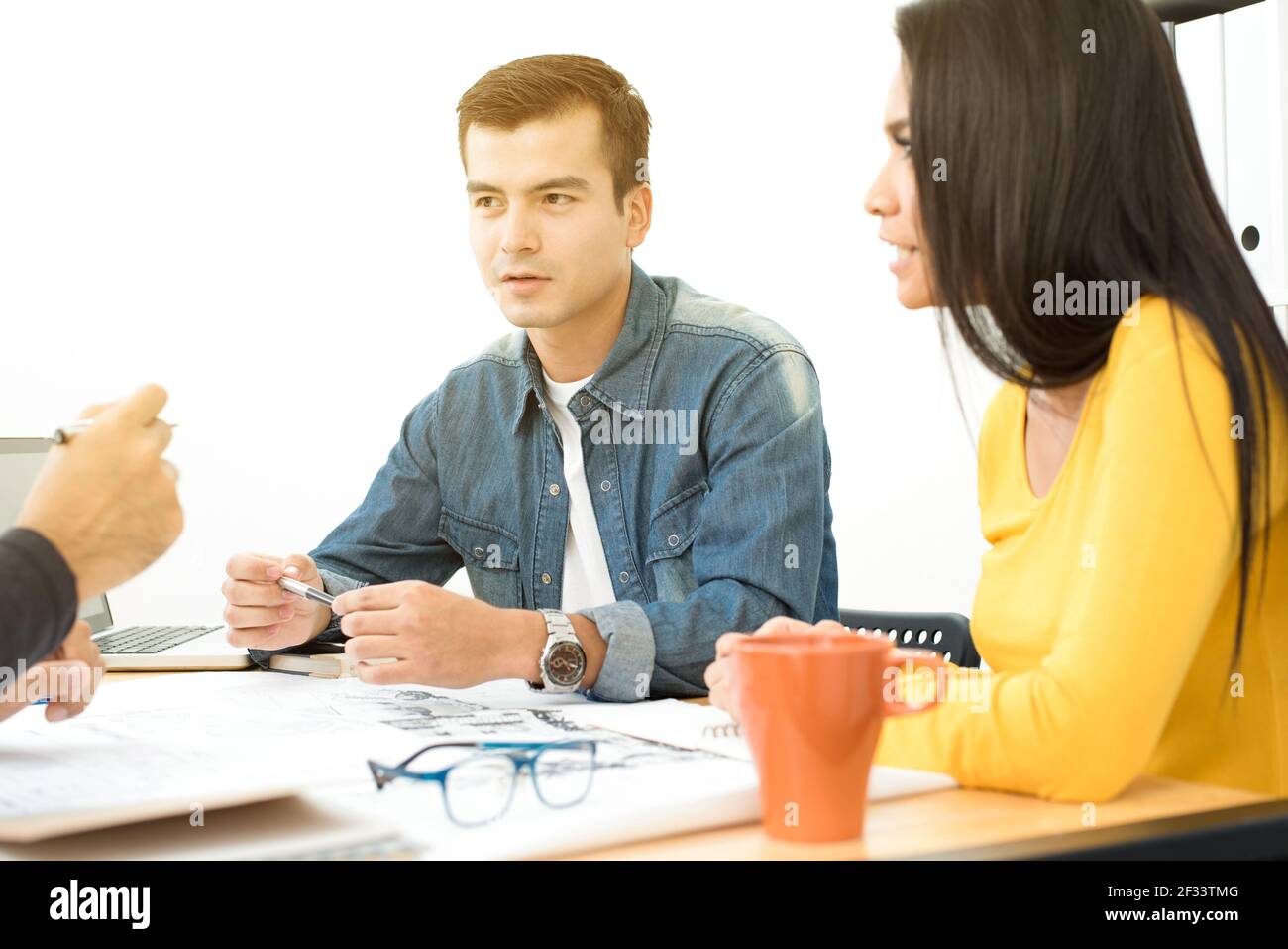 Business casual man woman hi-res stock photography and images - Alamy