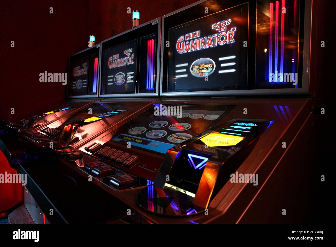 Slot machine bonus hi-res stock photography and images - Page 2 - Alamy