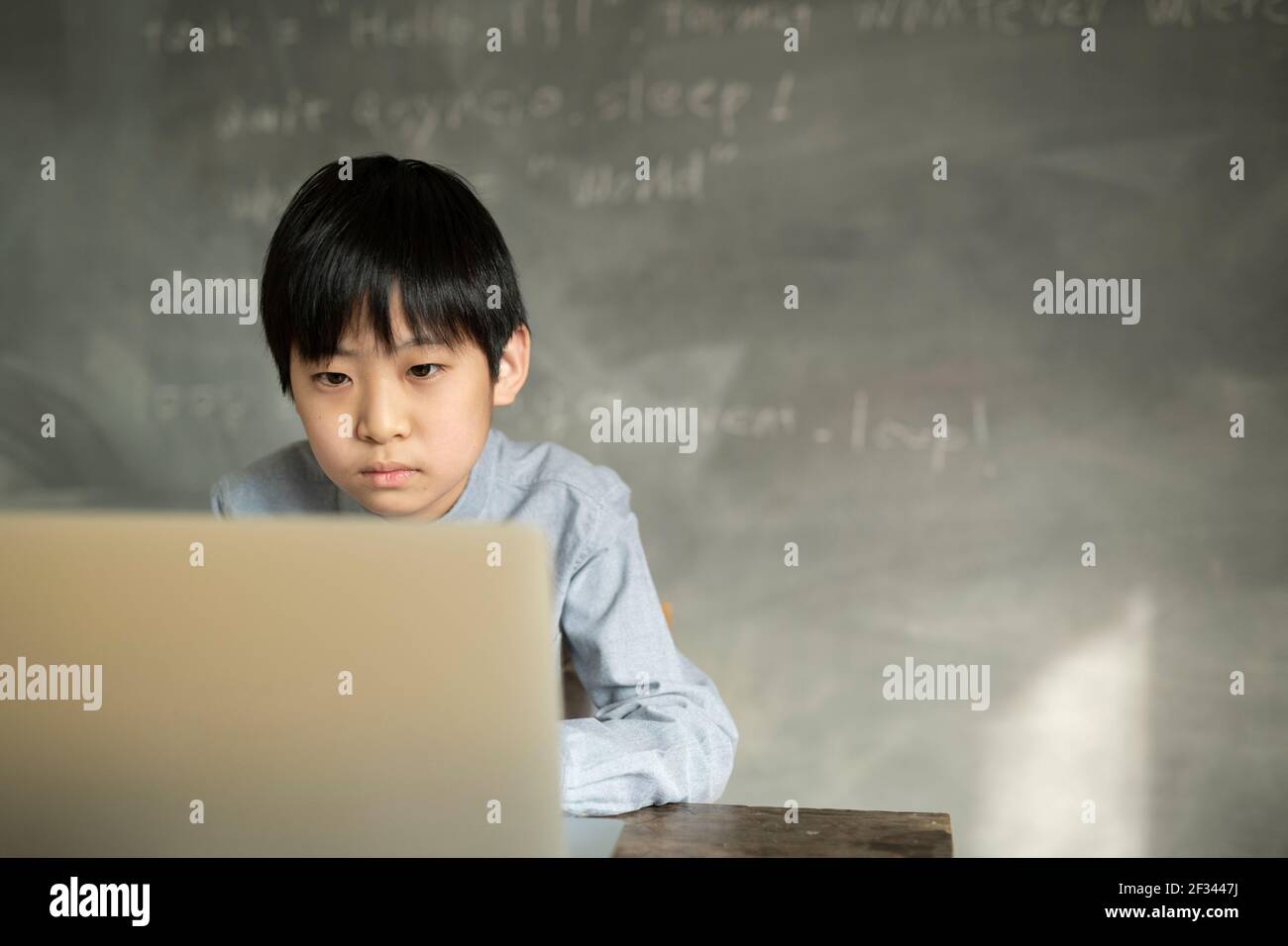 Programming learning hi-res stock photography and images - Alamy