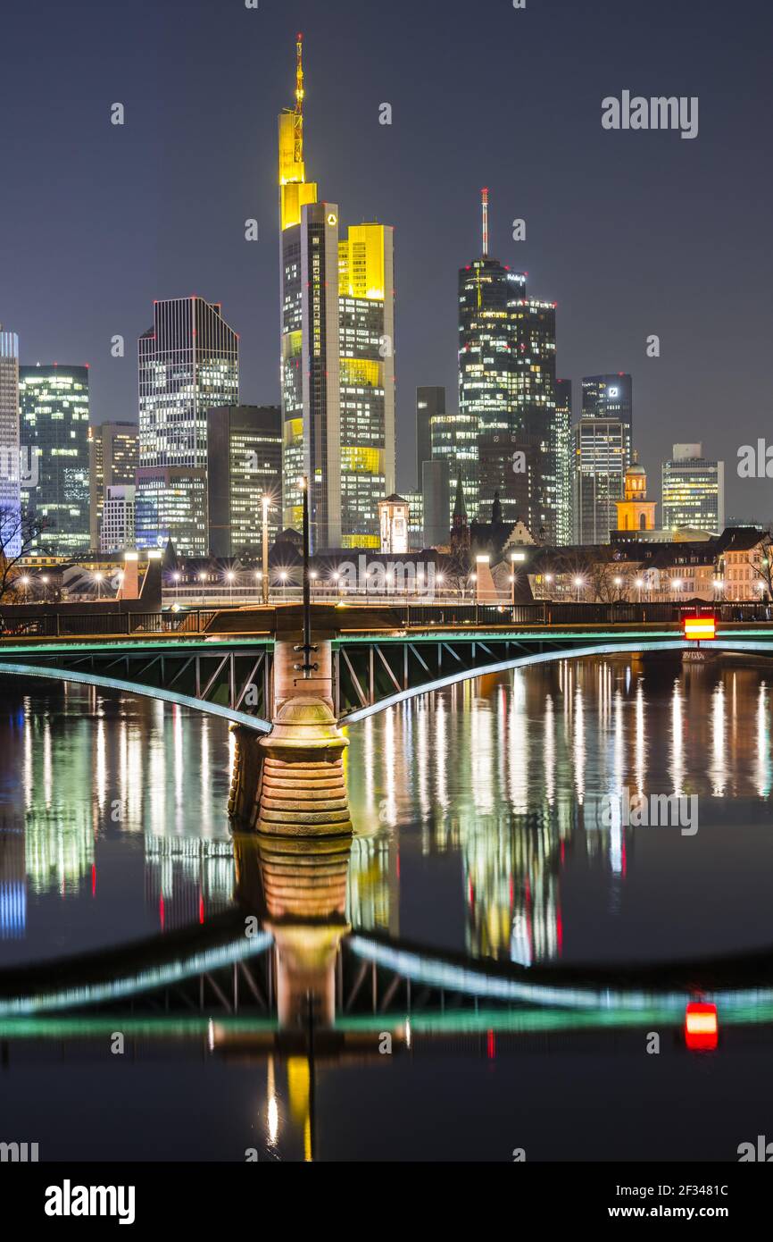 geography / travel, Germany, Hesse, skyline, Ignaz-Bubis-Bruecke, banking district, Frankfurt on the Mai, Freedom-Of-Panorama Stock Photo