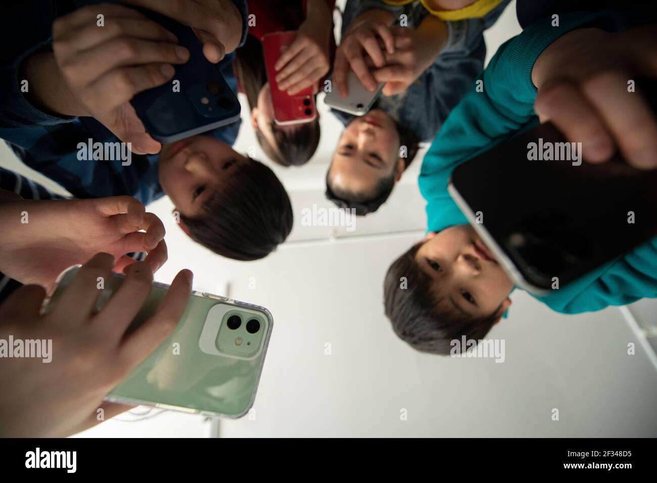 Children Obsessed with Smartphone Stock Photo Alamy