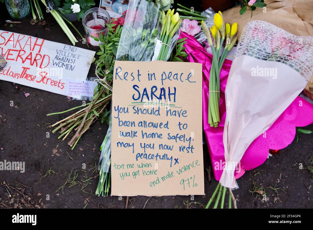 Messages and flowers placed in Clapham Common in tribute to Sarah Everard Stock Photo