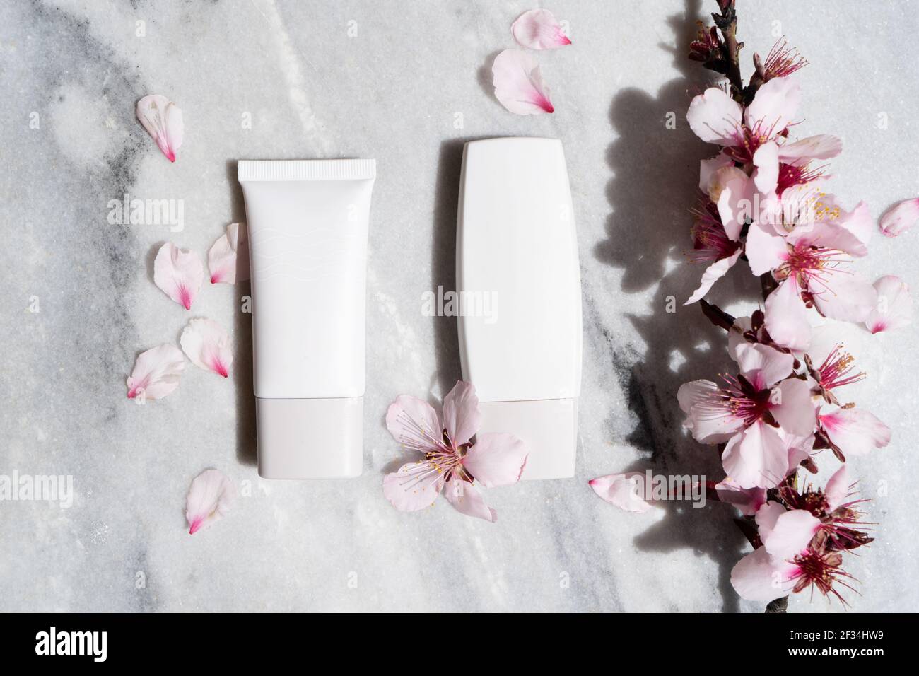 Almond extract hires stock photography and images Alamy