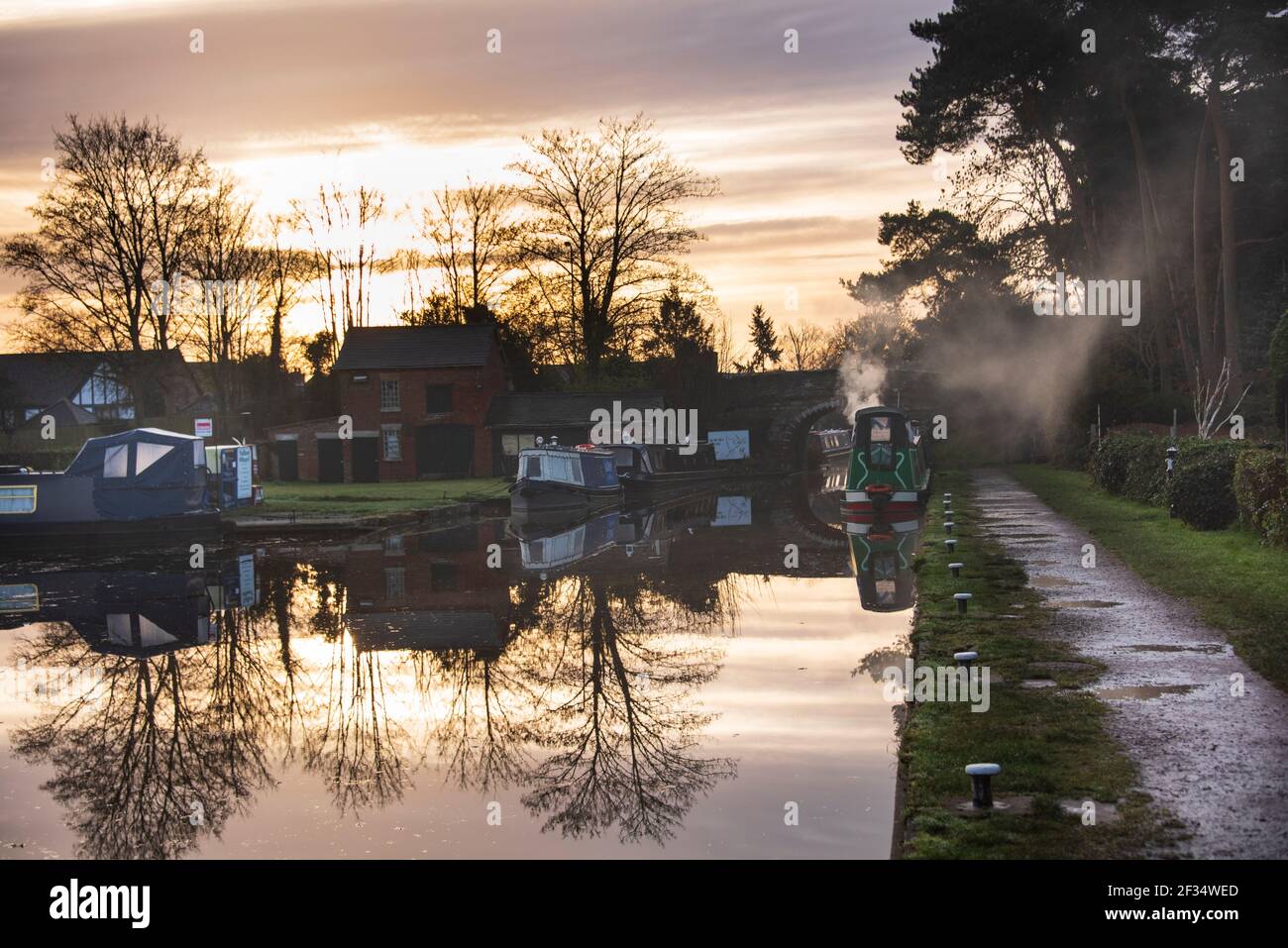Market Drayton Canal Stock Photo Alamy