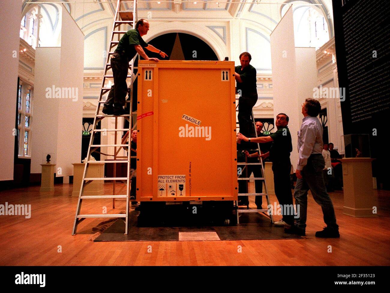 RODIN'S THE KISS STATUE RETURNS TO THE ASSEMBLY JUNE 1999 ROOM IN LEWES