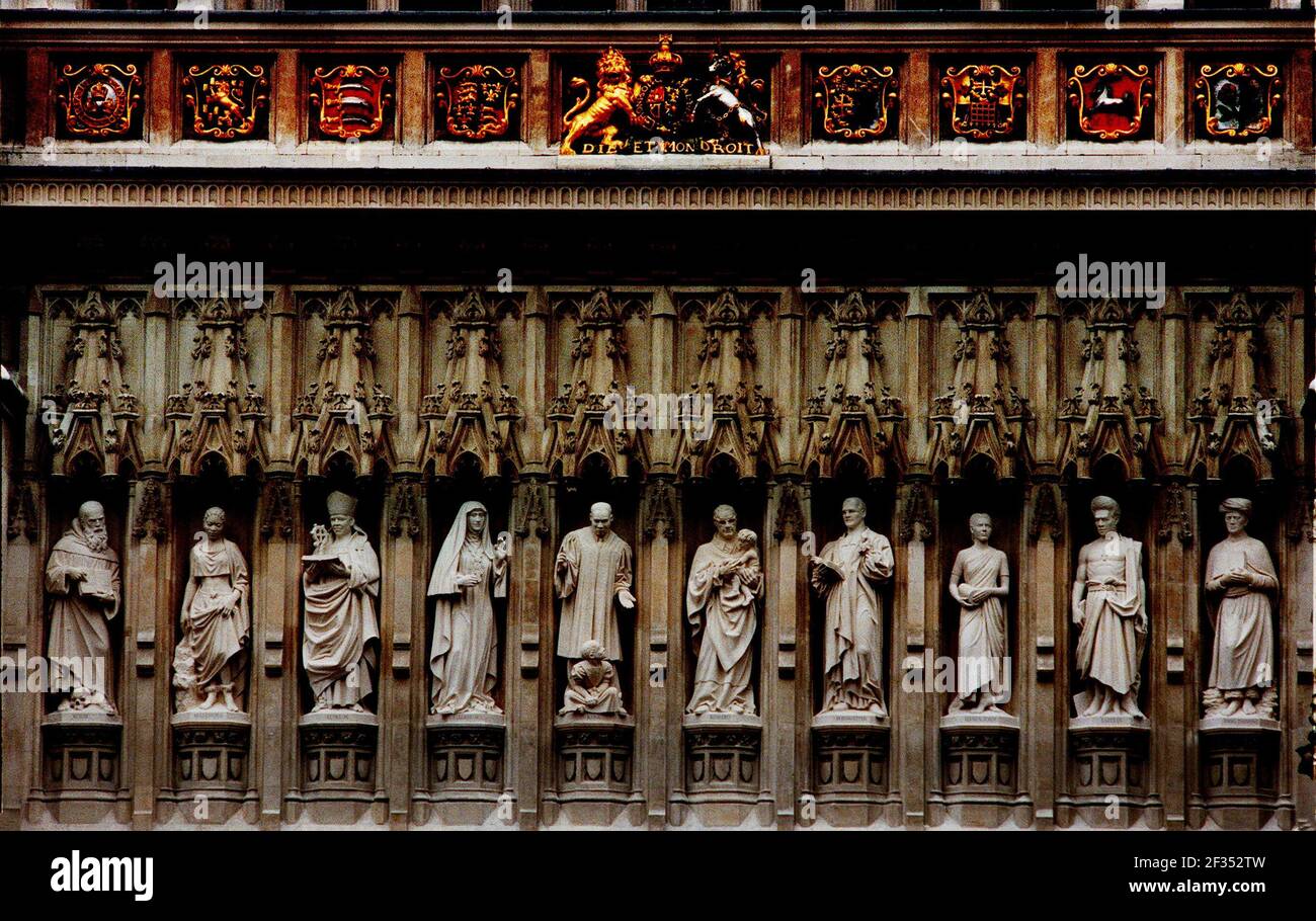 10 Statues of Martyrs in Westminster Abbey 1998consisting L-R Maximillian Kolbe Manche Masemola Janani Luwum Grand Duchess Elizabeth of Russia Dr Martin Luther King Archbishop Oscar Romero Dietrich Bonhoeffer Dr Martin Luther King Lucian Tapiedi and Wang Zhiming Stock Photo
