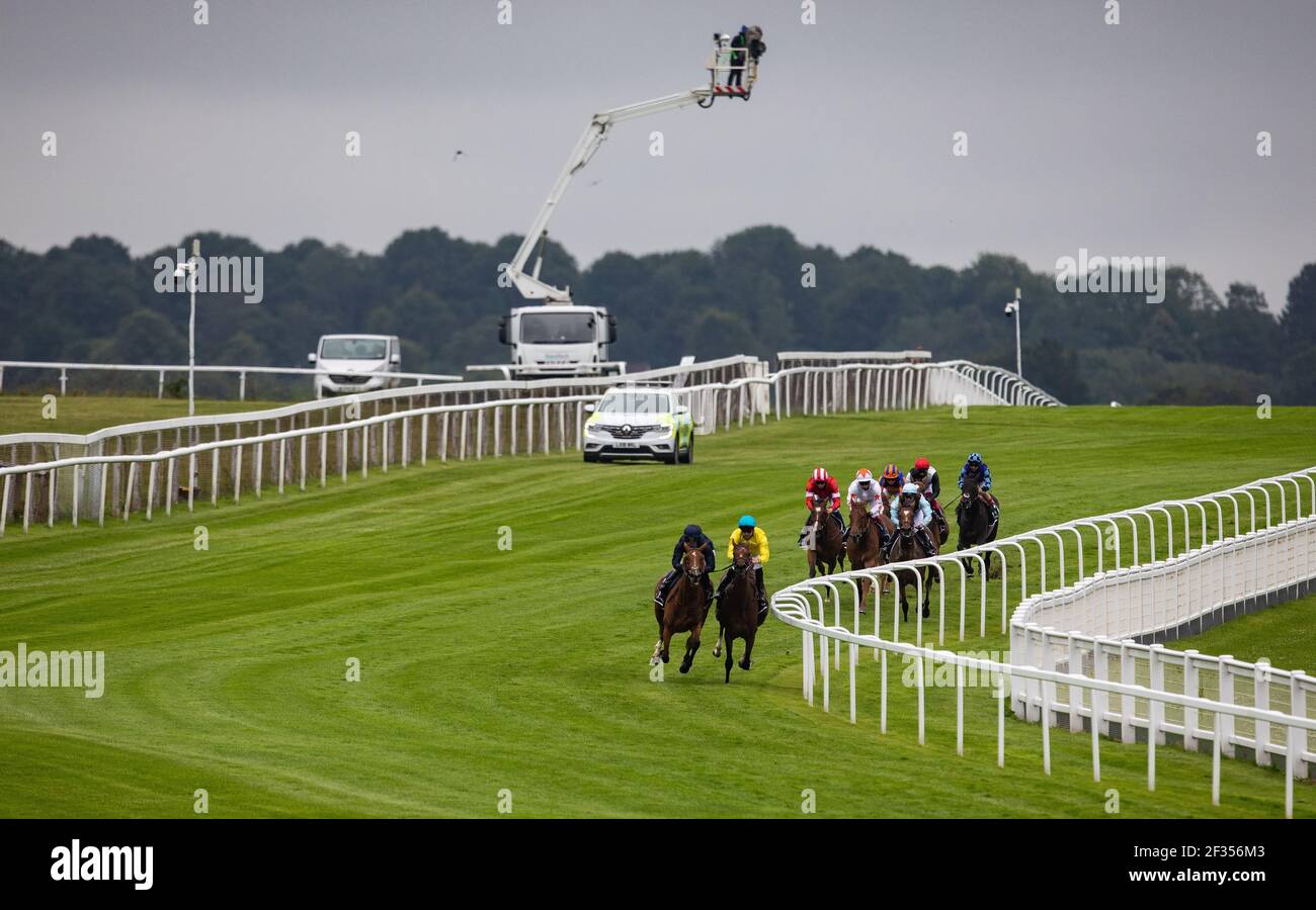 General view of the racing during the Investec Oaks at Tattenham Corner at Epsom Racecourse Stock Photo
