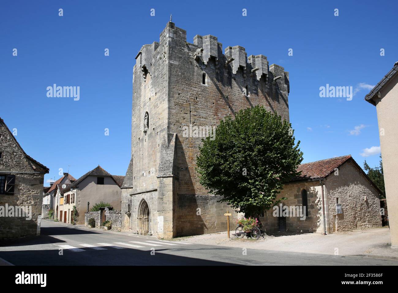 Rudelle (south of France): the fortified Church of Saint-Martial ...