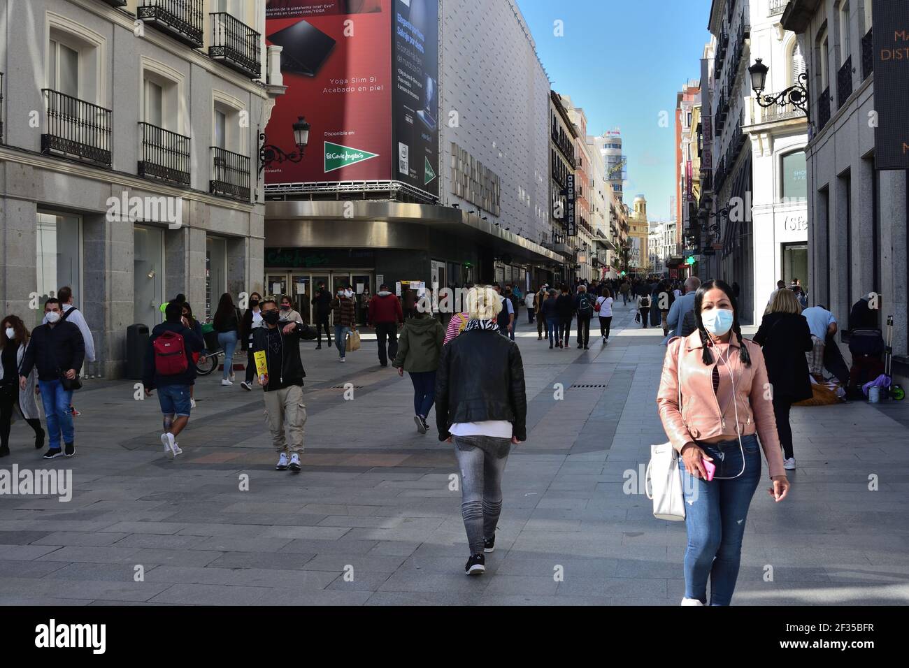 Madrid spain people walking in hires stock photography and images Alamy