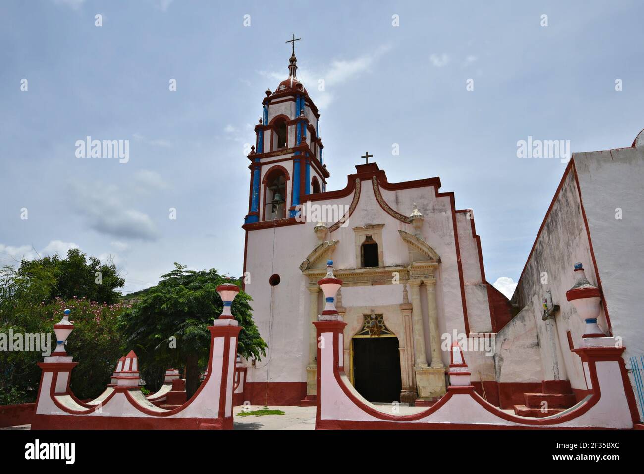 Exterior view of the Colonial Parroquia de la Inmaculada Concepción on the grounds of the ex-hacienda Carranco in San Luis Potosí Mexico. Stock Photo