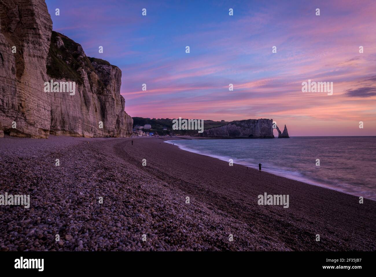 Porte daval laiguille hi-res stock photography and images - Alamy