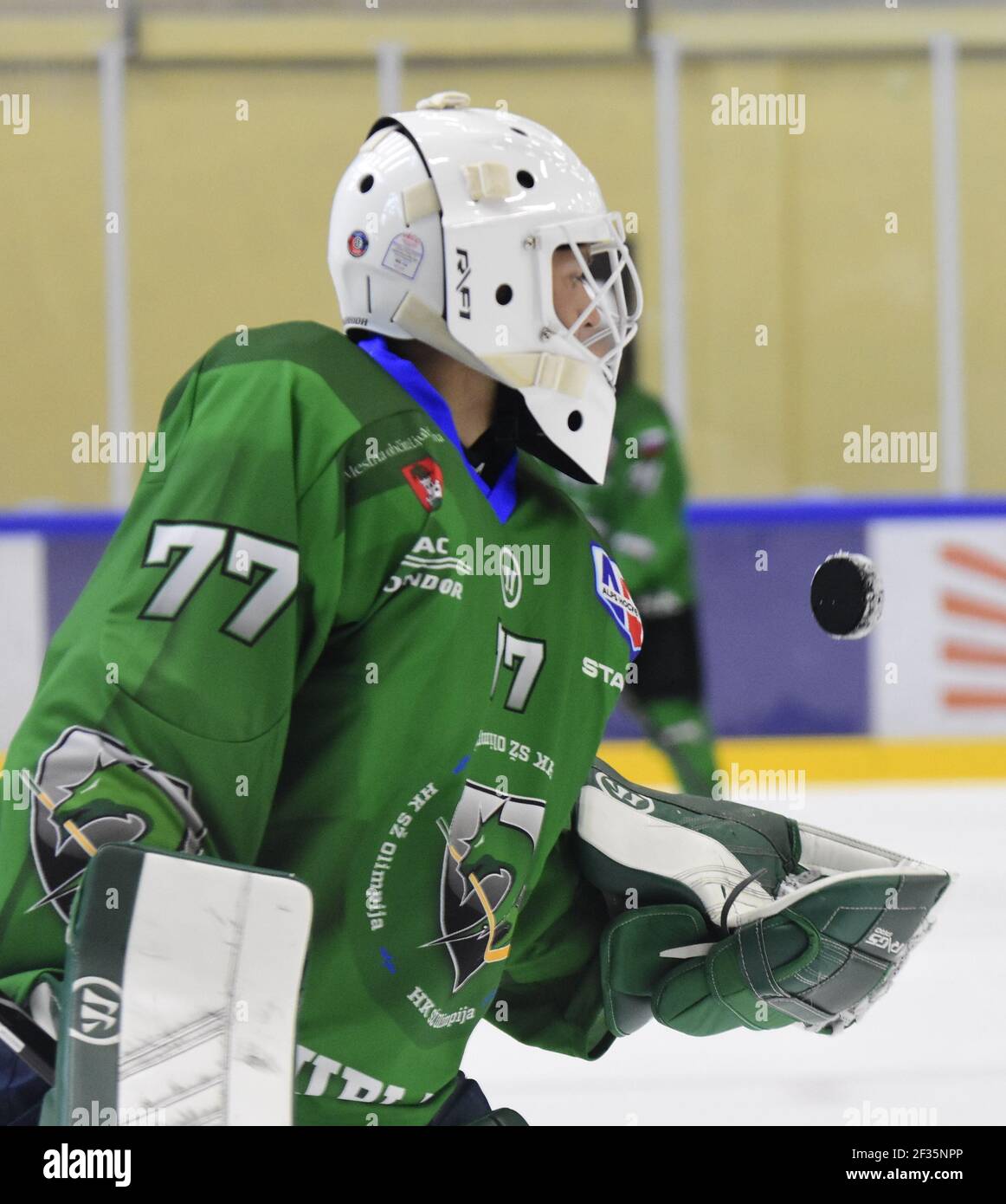 Playingwithpuck hires stock photography and images Alamy