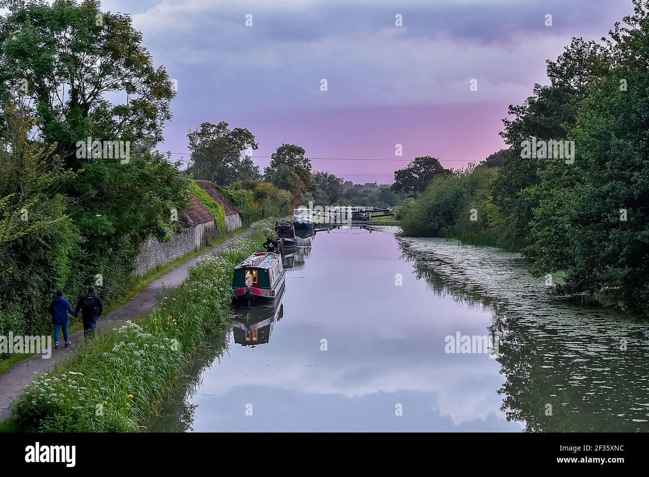 Devizes Canal High Resolution Stock Photography and Images Alamy