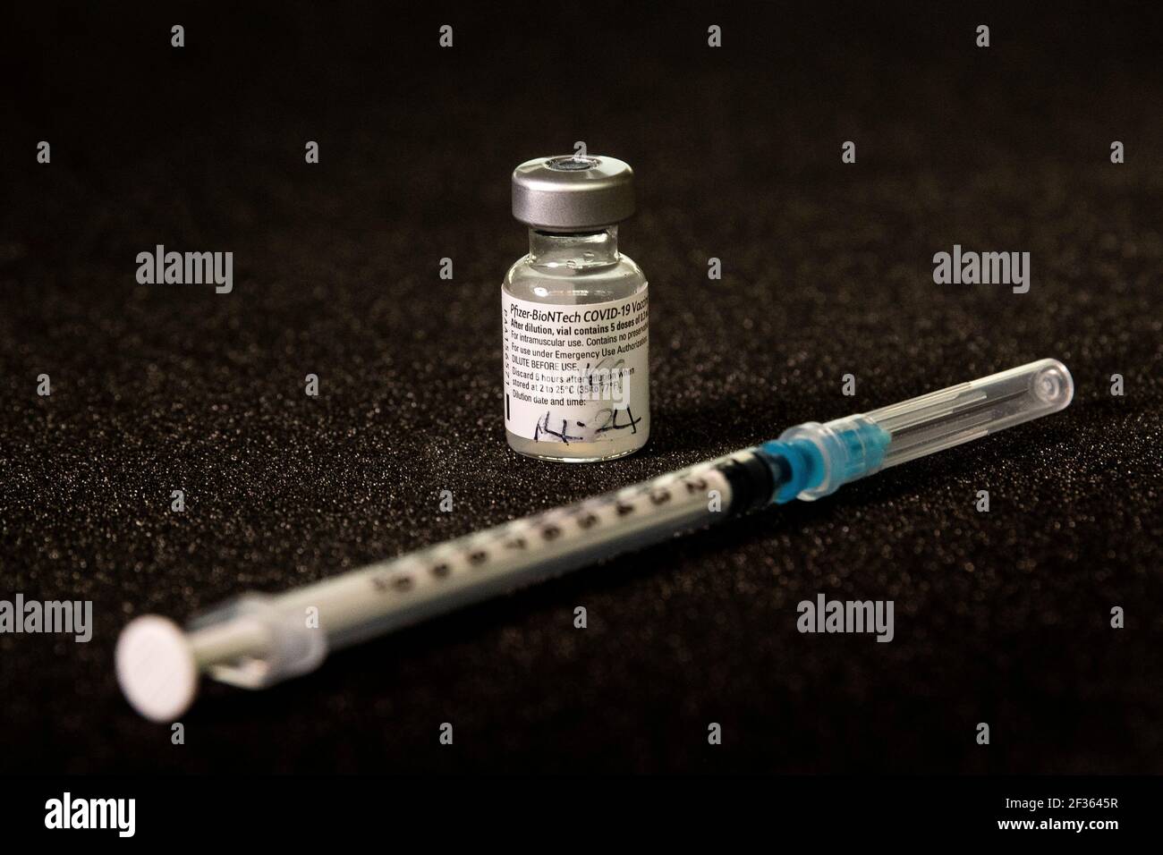 First vial hi-res stock photography and images - Alamy