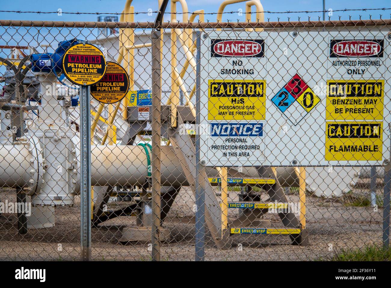 Hazard signs flammable hi-res stock photography and images - Alamy