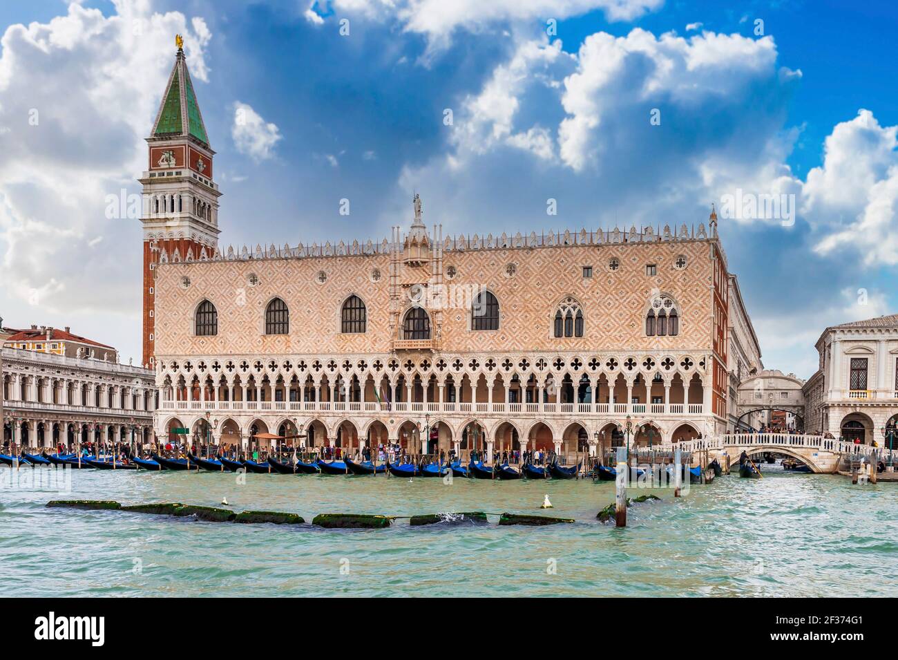 Doges palace venice architecture hi-res stock photography and images ...