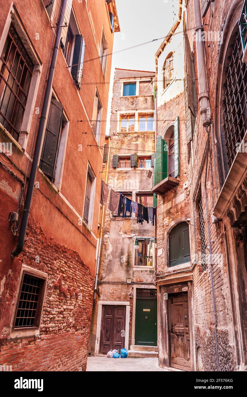 Venetian alley venice italy hi-res stock photography and images - Alamy