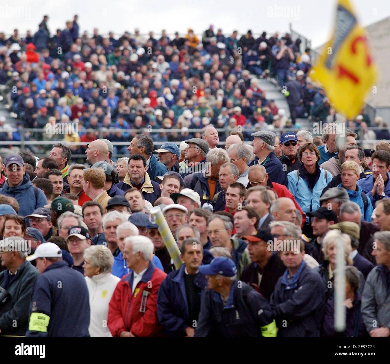 BRITISH OPEN GOLF CHAMPIONSHIP LYTHAM  JULY 2001 FANS  SUPPORTERS   GALLERY Stock Photo