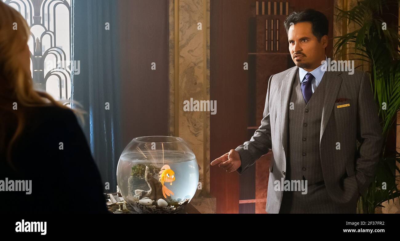 USA. Chloe Grace Moretz and Michael Pena in a scene from the (C)Warner Bros  new film: Tom & Jerry: The Movie (2021). Plot: Adaption of the classic  Hanna-Barbera property, which reveals how