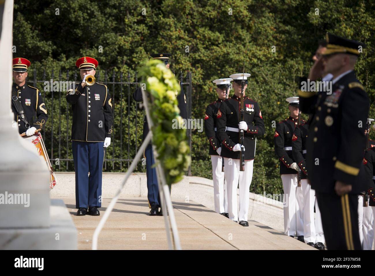Prime Minister of Italy Matteo Renzi visits Arlington National Cemetery (29803362634). Stock Photo
