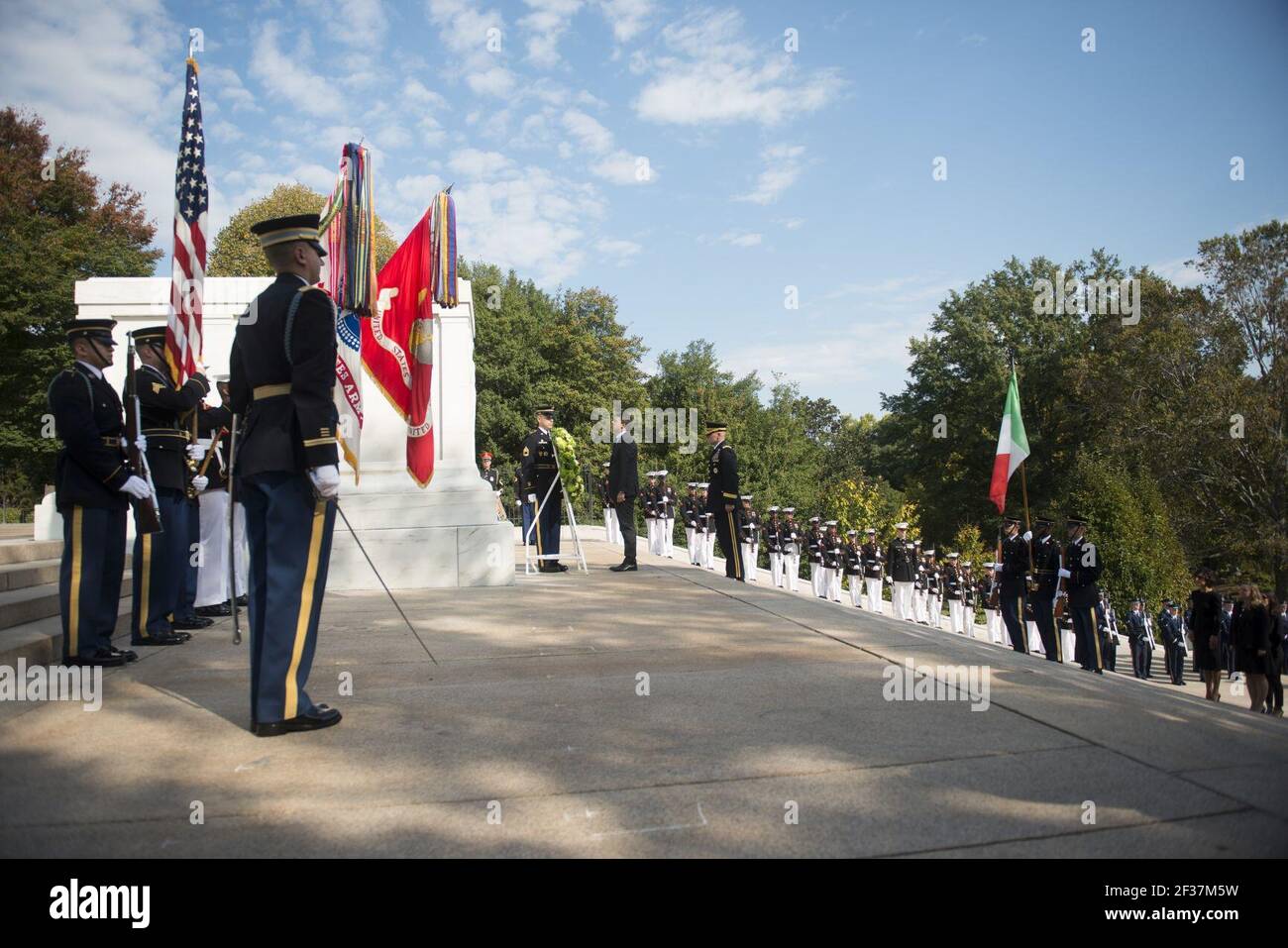 Prime Minister of Italy Matteo Renzi visits Arlington National Cemetery (29802447303). Stock Photo