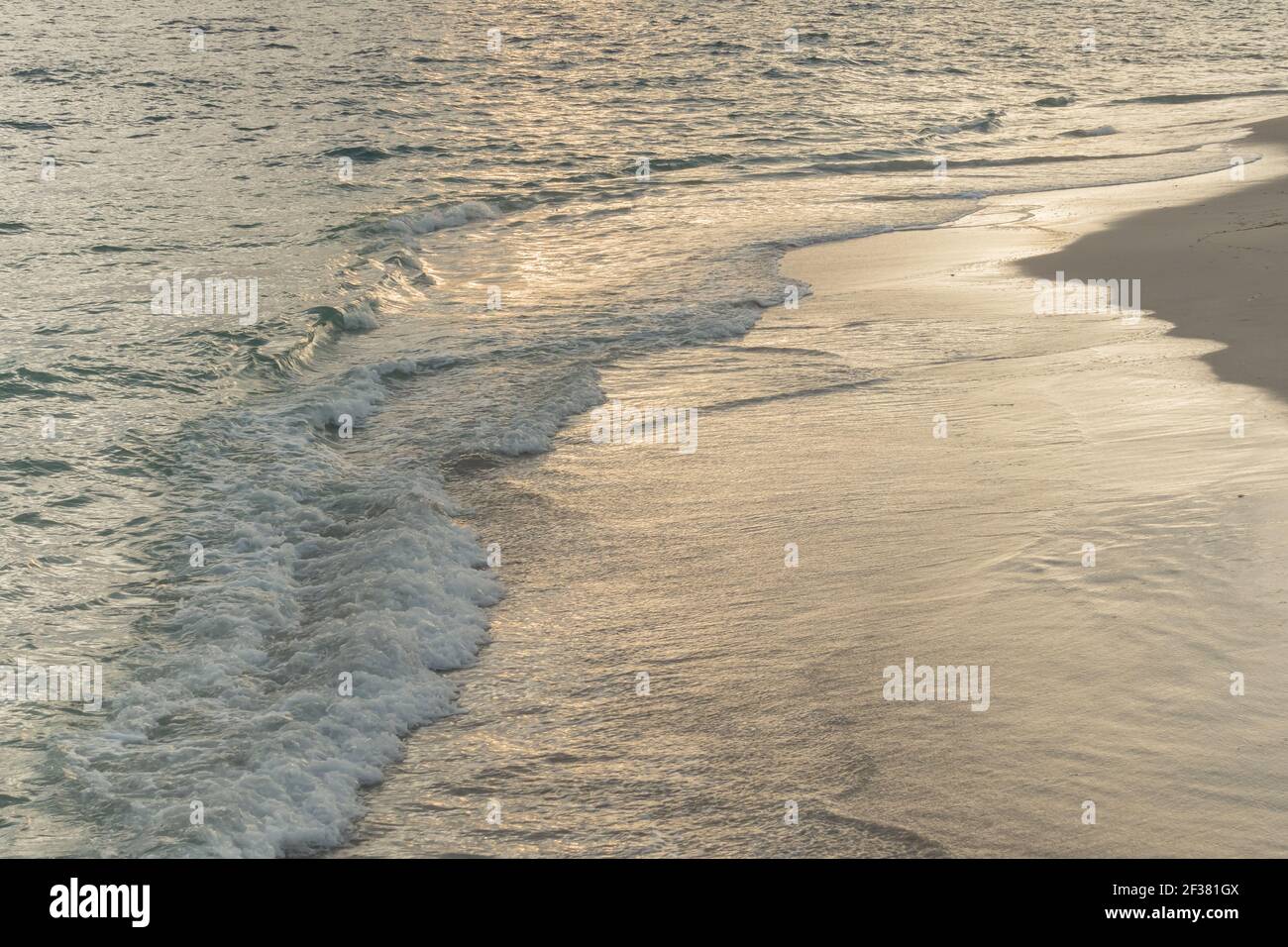 Reaching waves hi-res stock photography and images - Alamy