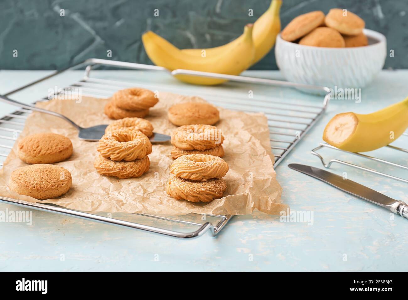 Wooden banana rack hi-res stock photography and images - Alamy
