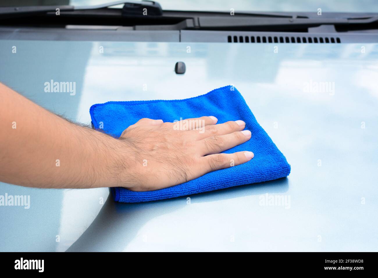 Auto detailing hires stock photography and images Alamy