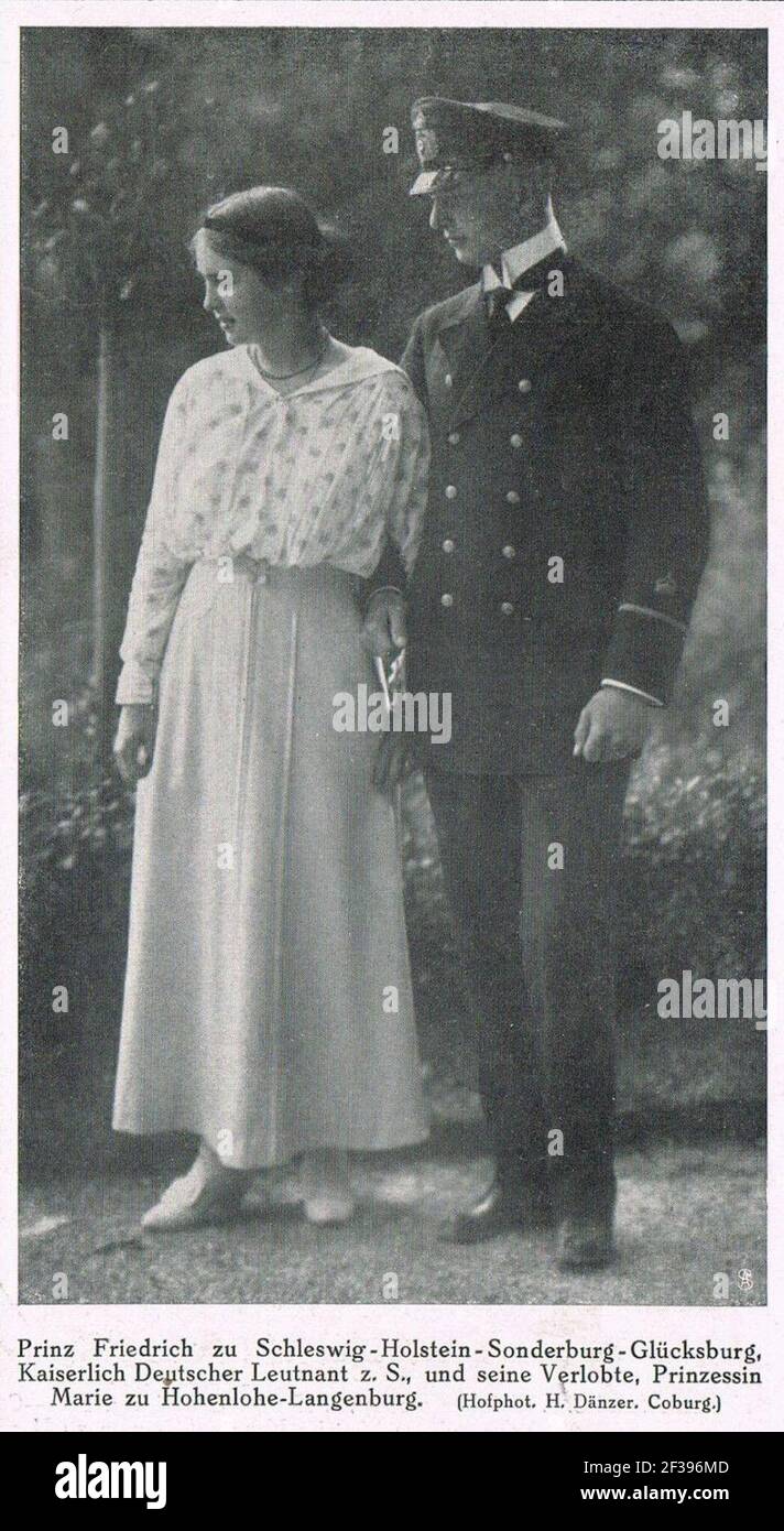 Prinzessin Marie zu Hohenlohe-Langenburg & Prinz Friedrich zu Schleswig-Holstein-Sonderburg-Glücksburg, 1915. Stock Photo