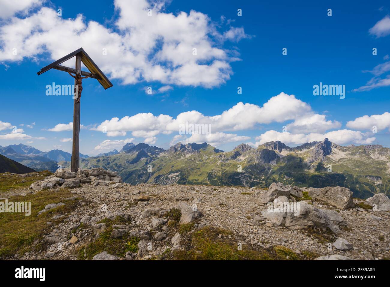 geography / travel, Germany, Bavaria, wayside cross at Rappensee (Lake Rappen), Allgaeu Alps, Allgae, Freedom-Of-Panorama Stock Photo