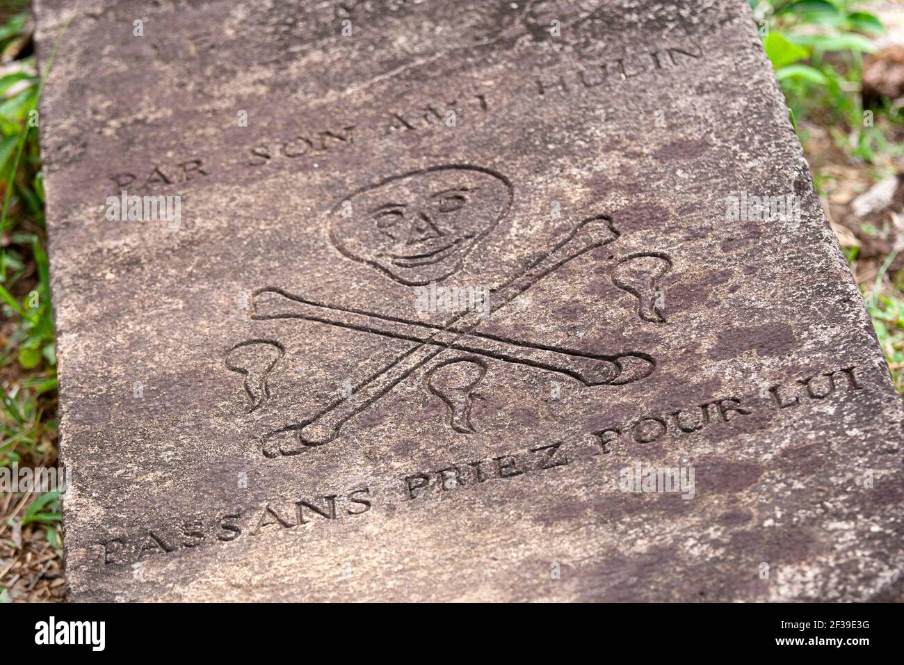 pirate cemetery on ile Saint Marie Nosy Boraha Stock Photo Alamy