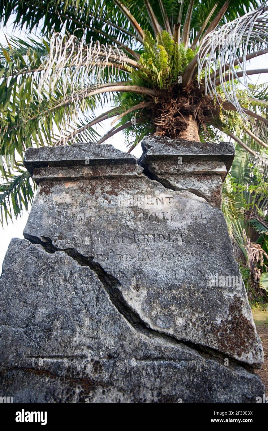 pirate cemetery on ile Saint Marie Nosy Boraha Stock Photo Alamy