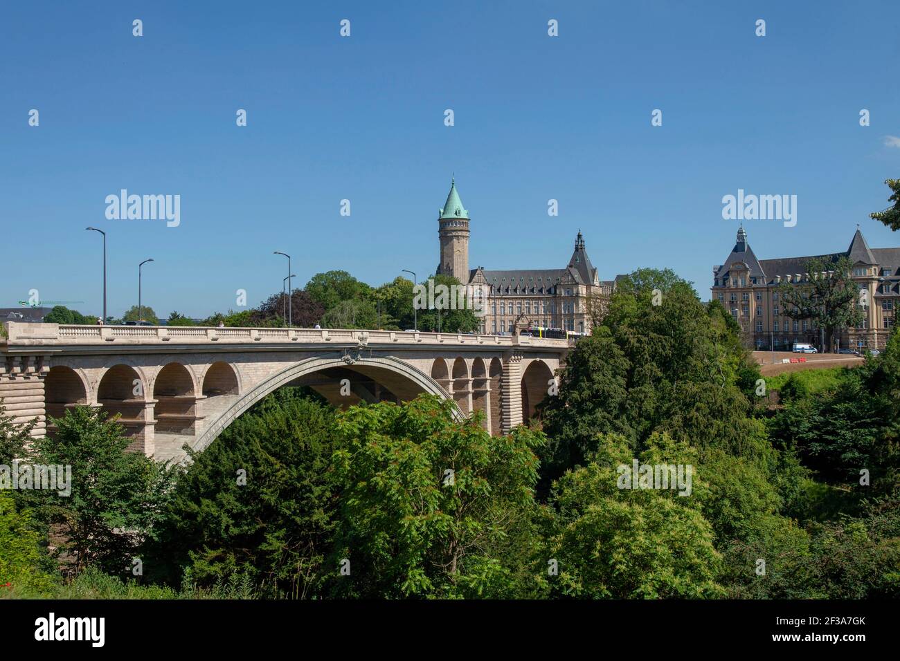 Luxembourg: the Adolphe Bridge across the tree-filled Petrusse Park and the upper city, Luxembourg City. Stock Photo