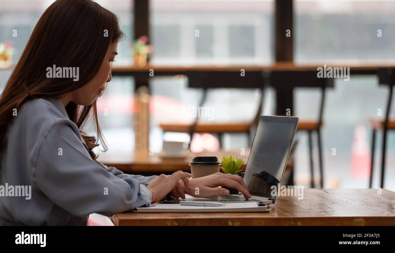 The girl in the café watch online cheap