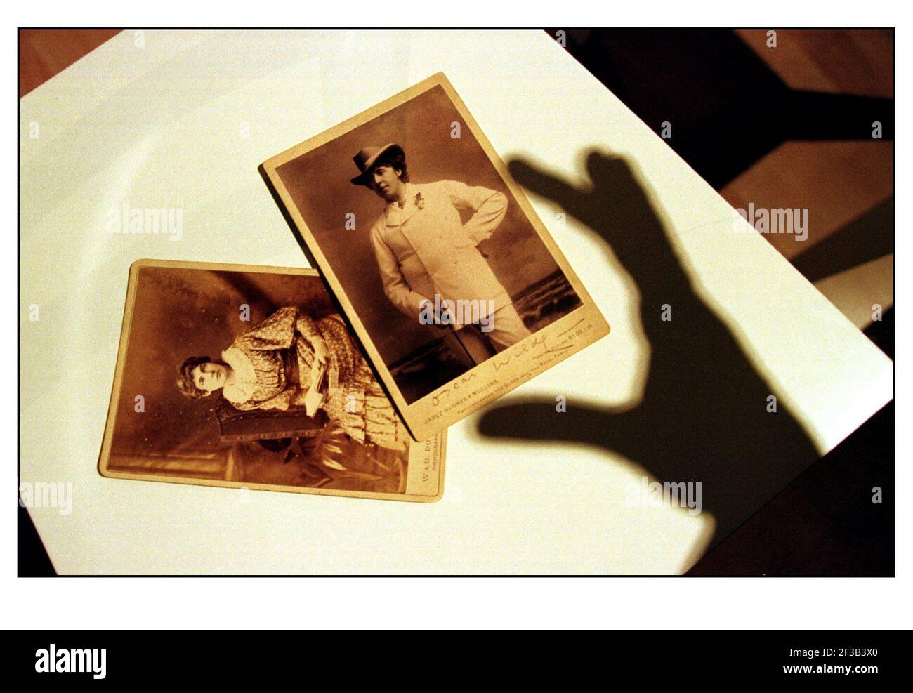 Nov 2000 Oscar Wilde author and playwright  and his wife Constance in an exhibition at the British Library Stock Photo