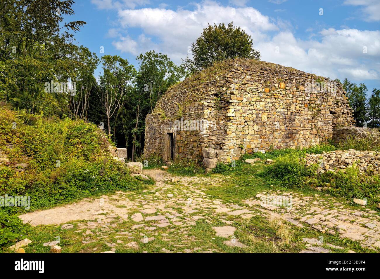 Castle town folk village hi-res stock photography and images - Alamy